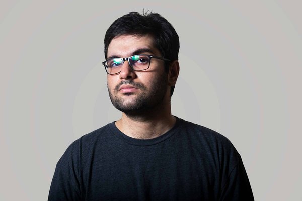 How to Create a Dynamic Office Look with Reversible Clothing Pieces?